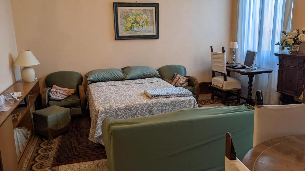 Double Bedroom In Beautiful 30's Style Pensión *