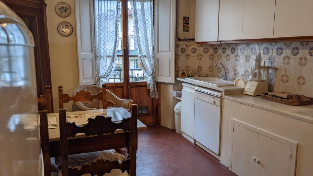 Pensión Double Bedroom In Beautiful 30's Style *