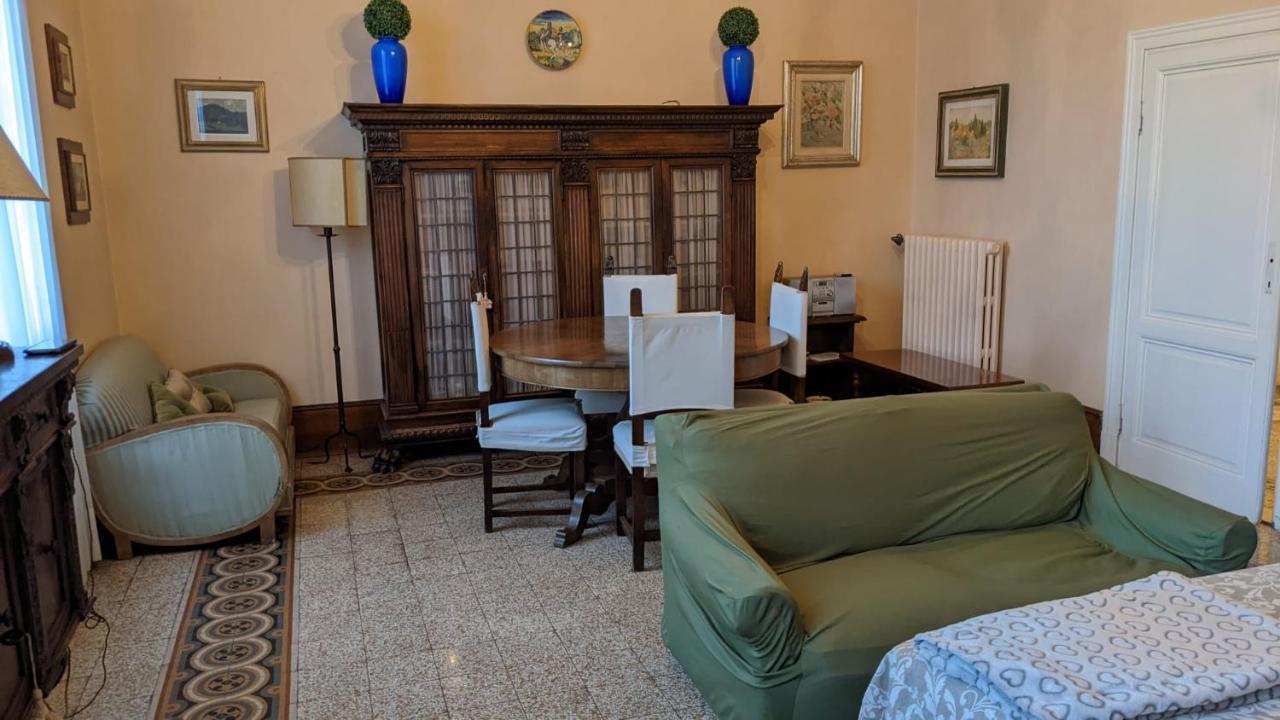 Pensión Double Bedroom In Beautiful 30's Style
